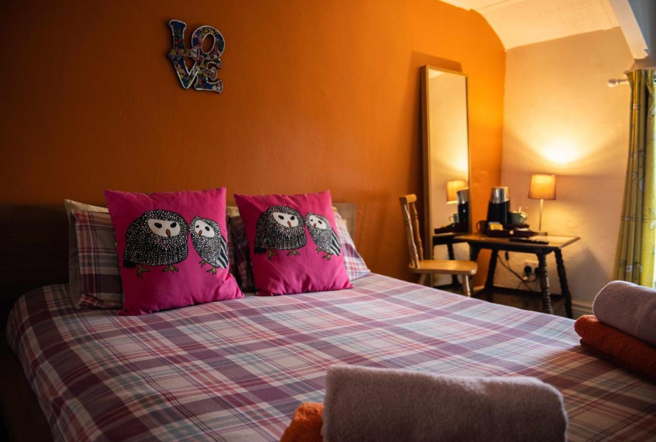 Manorbier Castle Inn Sunset Room Exteriör bild